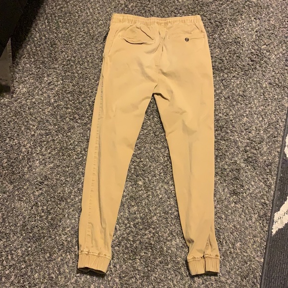 MENS American Eagle Kahki Joggers - Picture 2 of 3